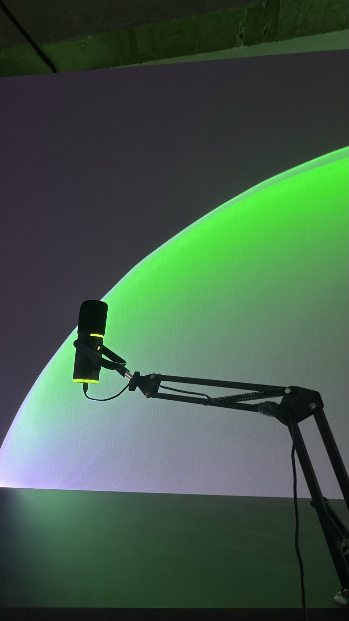 Arco iluminado en verde